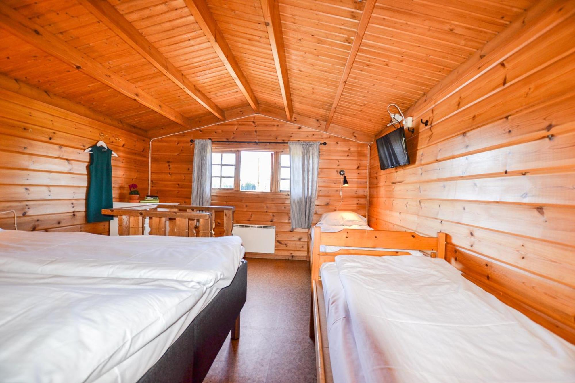 Arjaeng Camping & Stugor Sommarvik Habitación foto