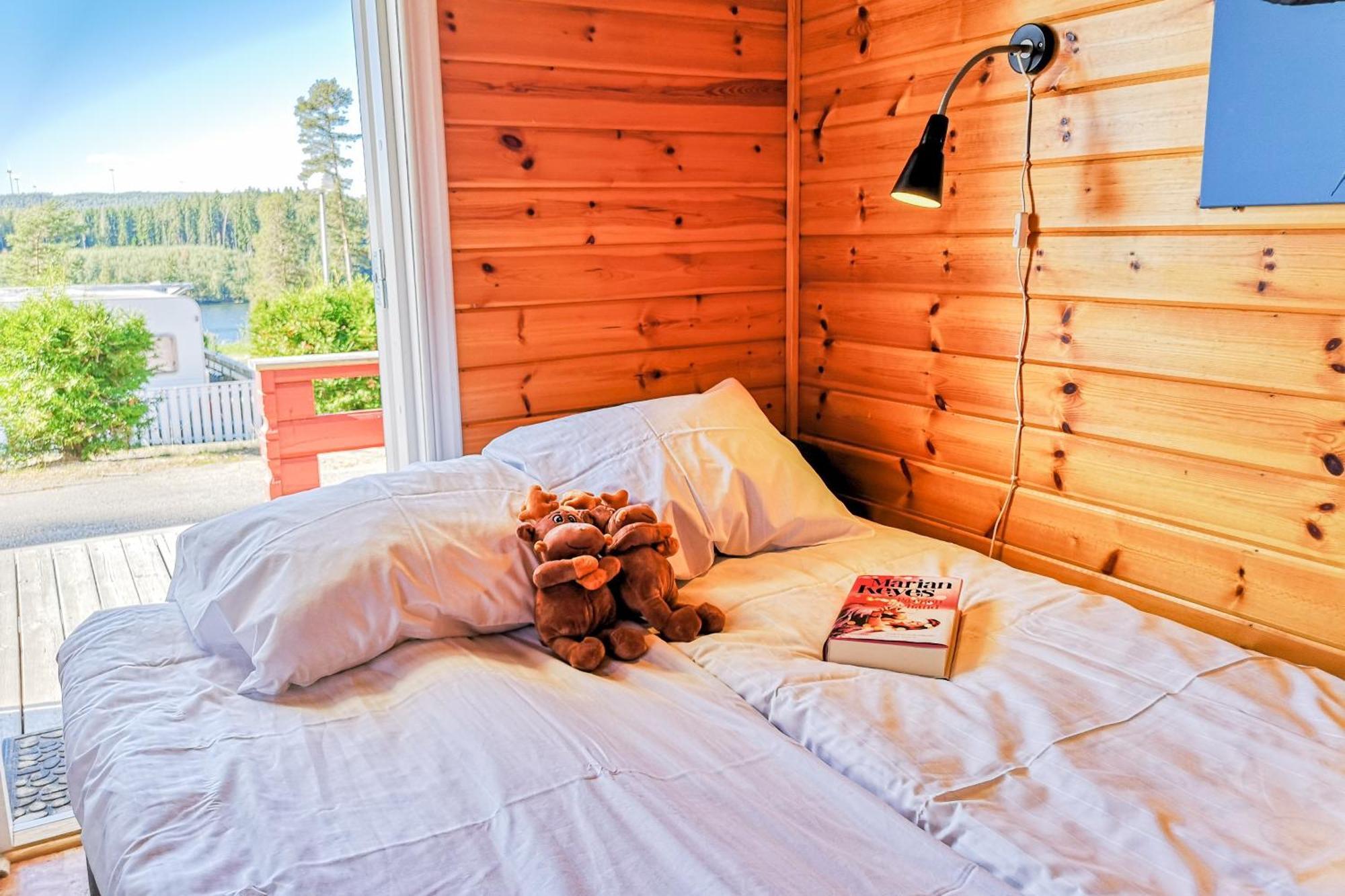 Arjaeng Camping & Stugor Sommarvik Habitación foto
