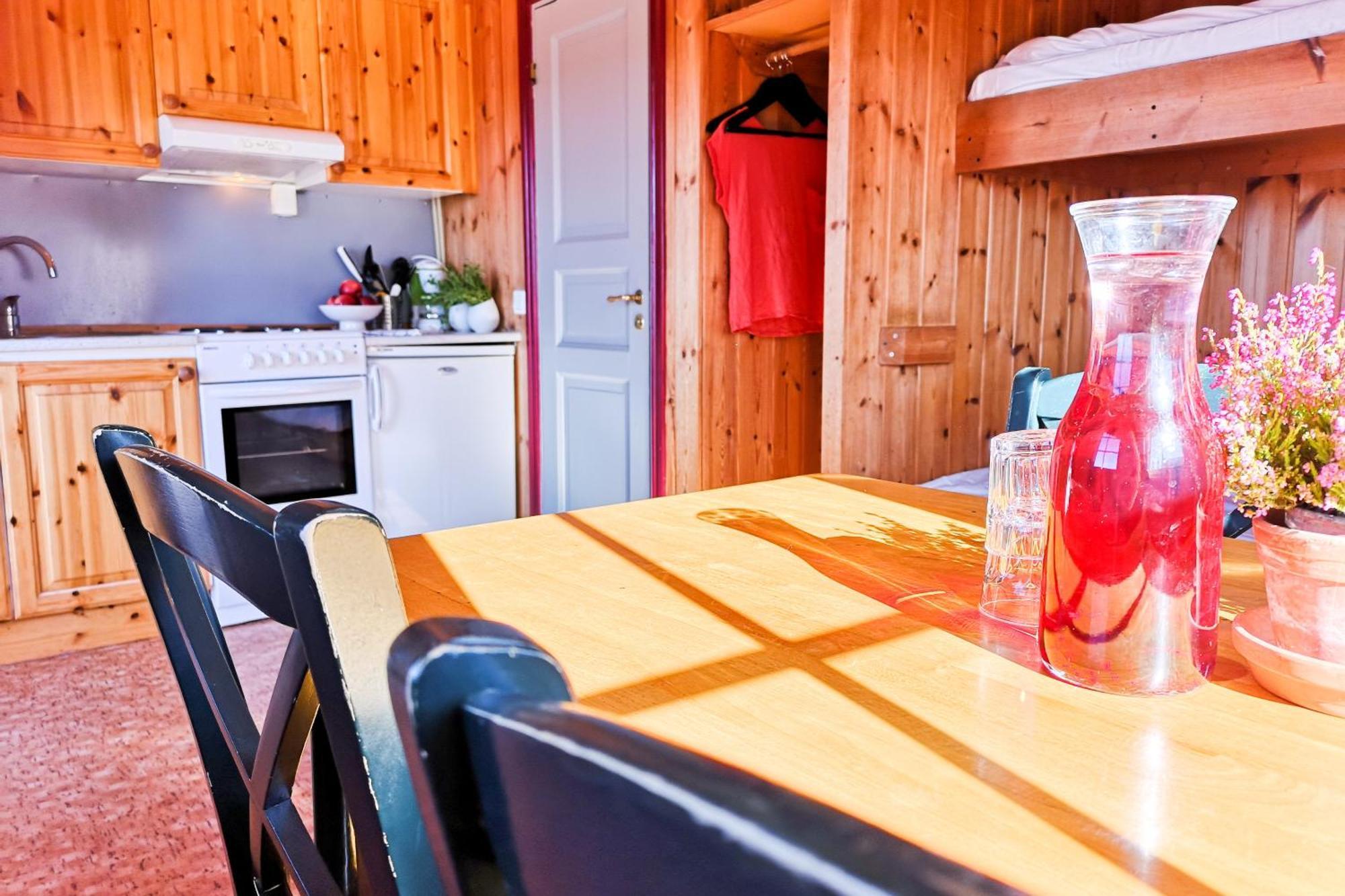 Arjaeng Camping & Stugor Sommarvik Habitación foto
